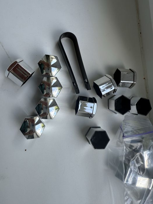 Ковпачки заглушки  для болтів автомобільних дисків 19 мм