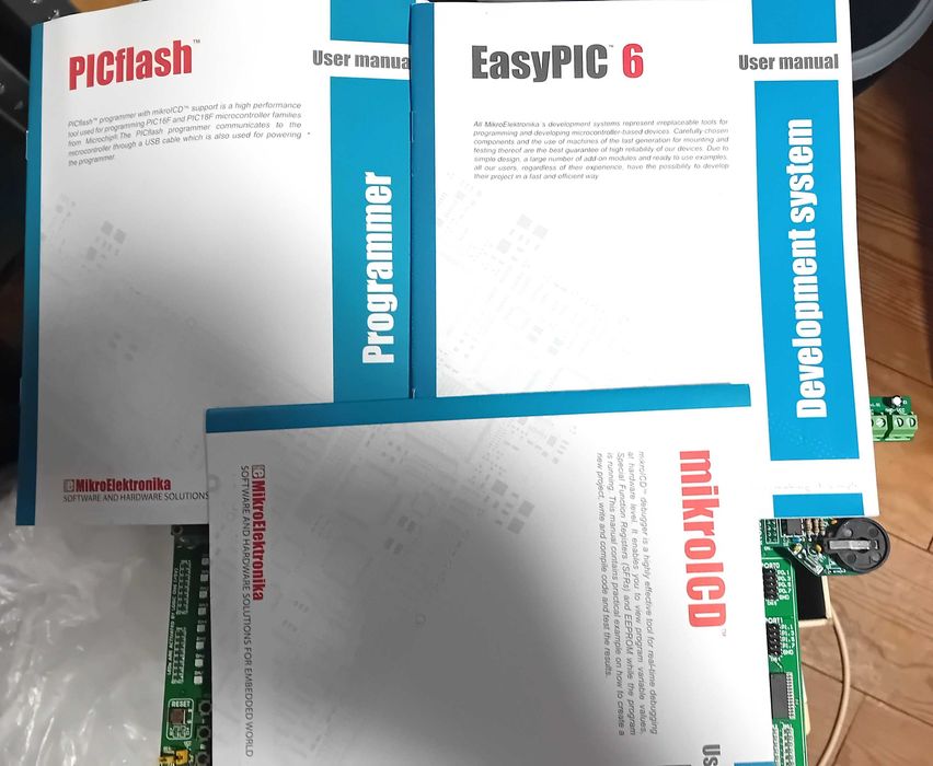 EasyPIC 6 Development Board - MikroElektronika64552563375746124