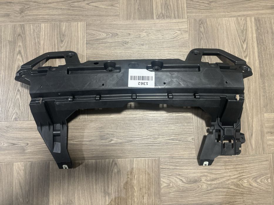 Адаптер зад нижниц бампера кронштейн направляйка бмв і20 іх bmw ix i20