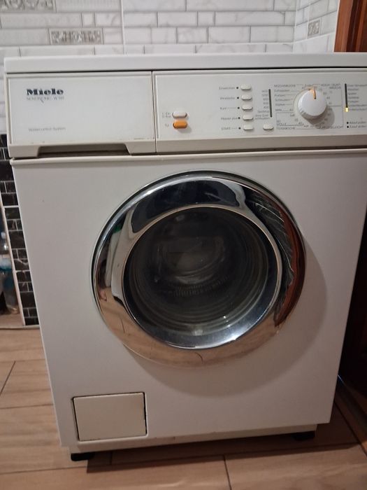 Пральна машинка Miele