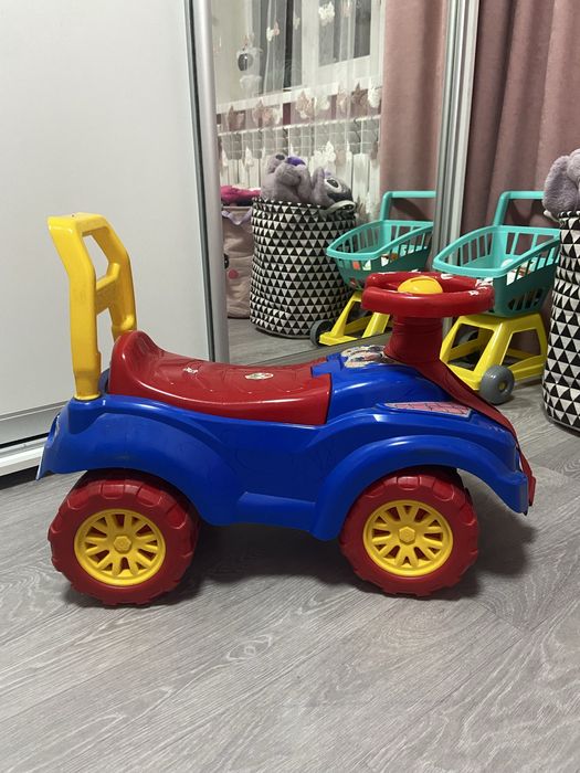 Обміняю толокар на упаковку барні