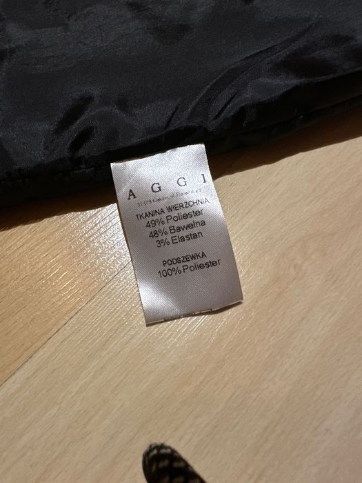 Aggi sukienka midi czarny satynowy bez ramion