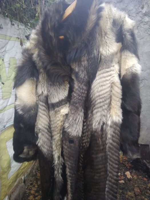 Продам шубу теплая пушистая,подшивка под желание подшить