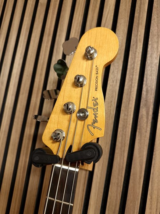 Vendo baixo elétrico Fender Player II P Bass RW 3TS