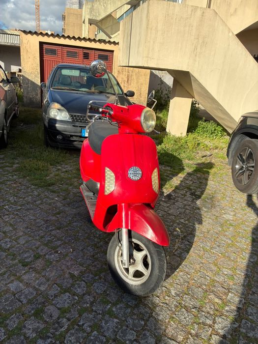 Scooter (Estilo Vespa 125 )