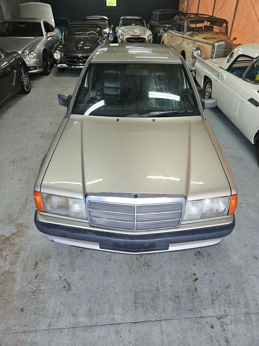 Mercedes-Benz Seria 190
