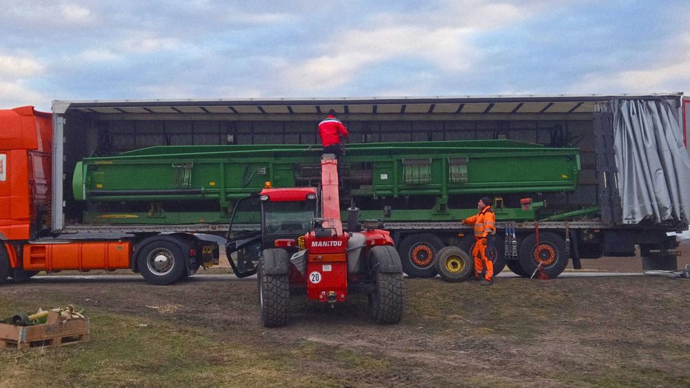John deere S680i