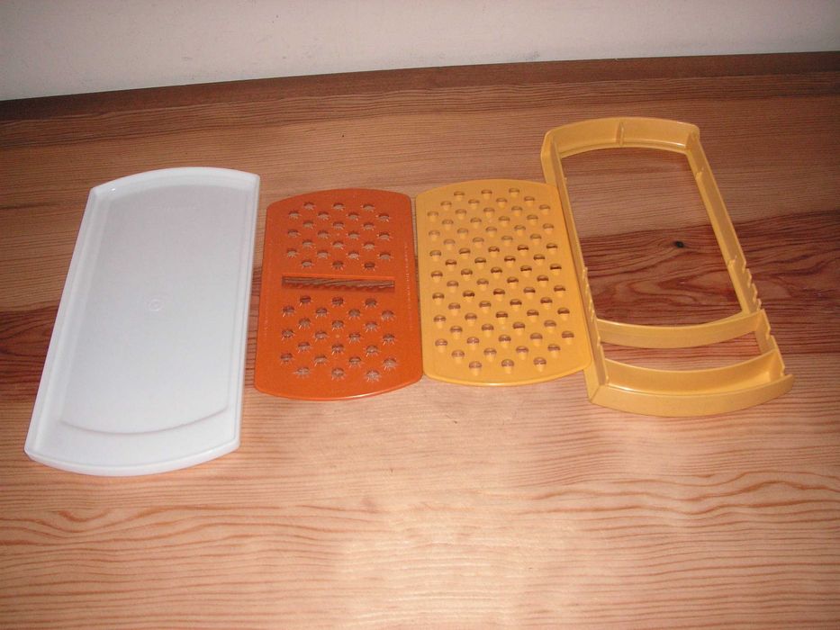 Tupperware - Graters and Measuring Cup64585096641667122