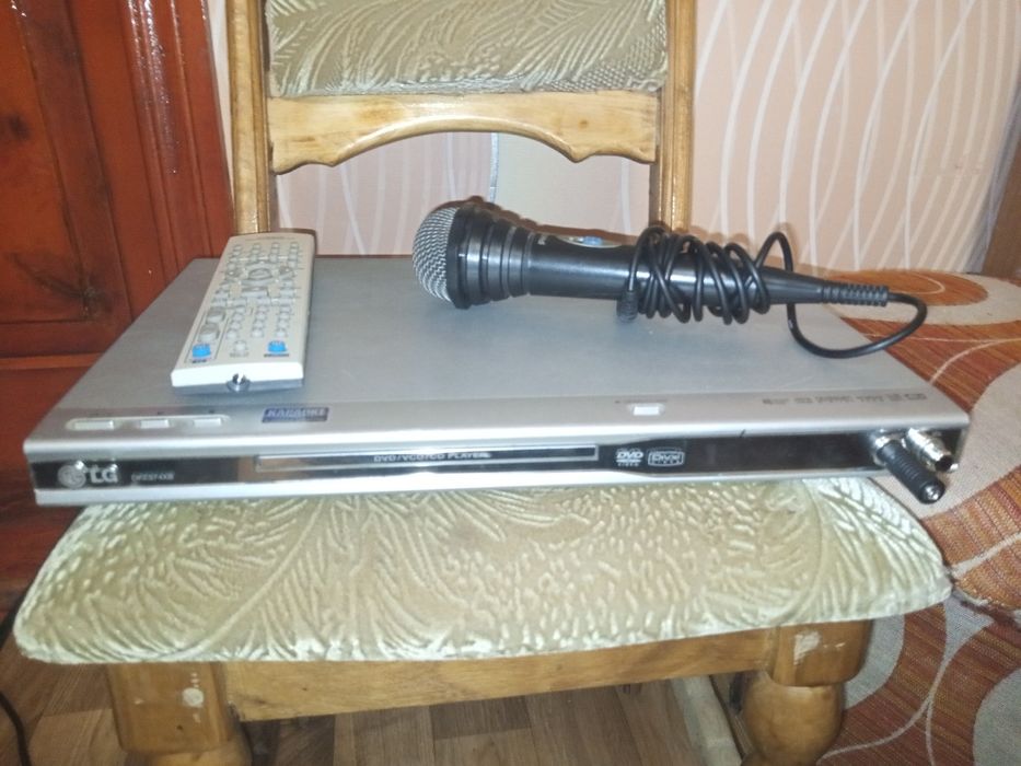 DVD програвач LG DKЕ574XB з караоке