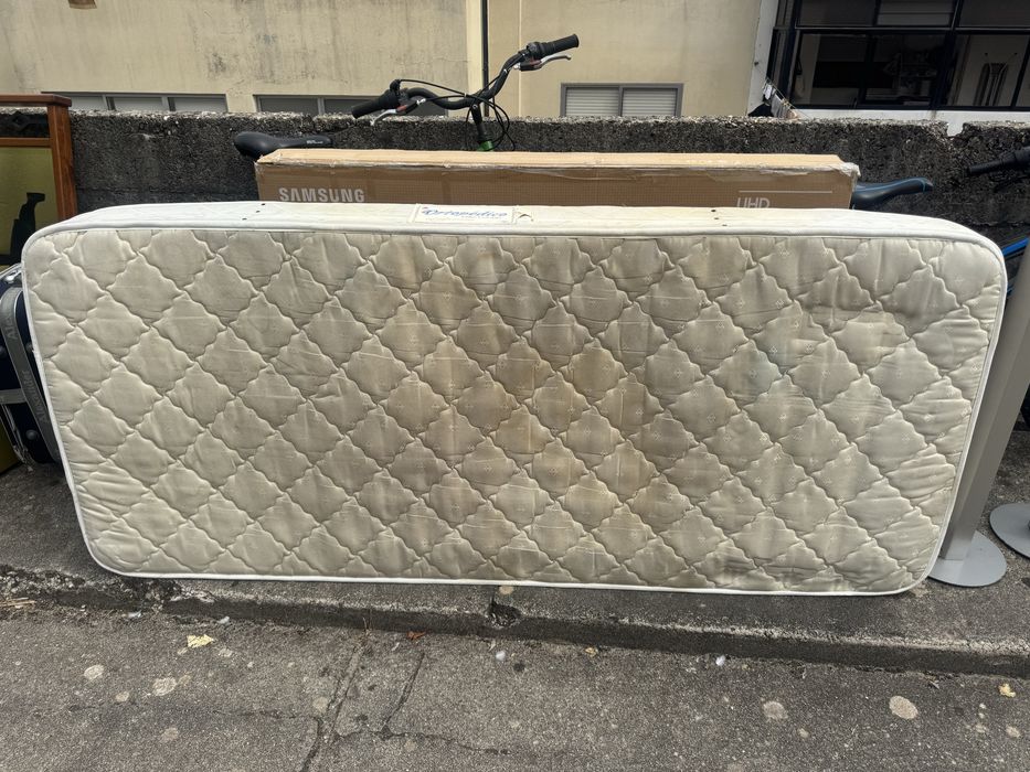 Vendo colchão 190x90 para despachar
