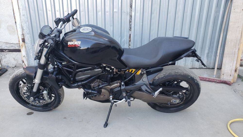 Ducati Monster 821