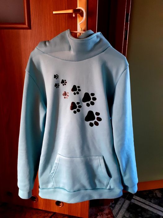 Bluza z psimi łapkami