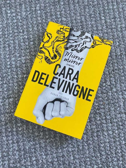 Książka Cara Delevingne Mirror, Mirror