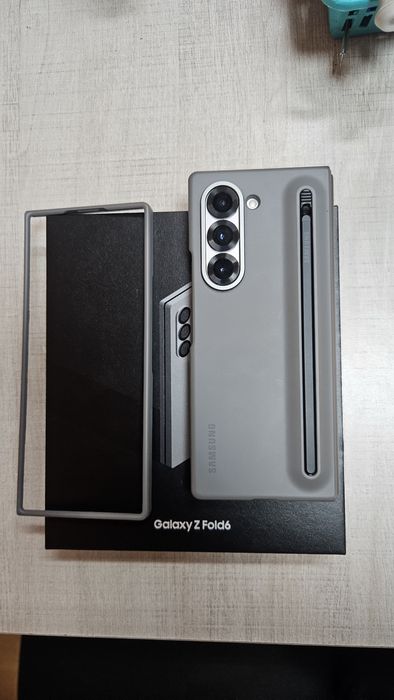 Samsung Galaxy Z FOLD6 ( GWARANCJA)