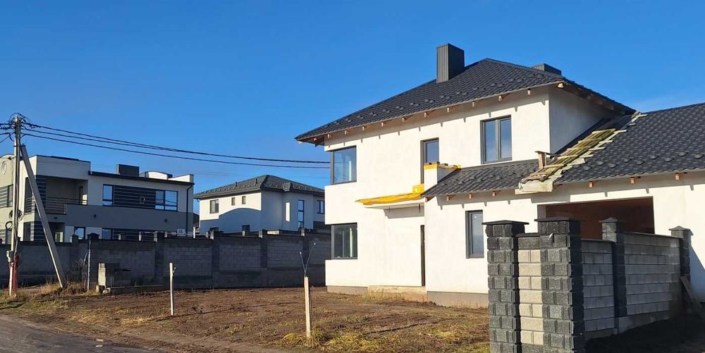 Котедж 165 кв. м з гаражем та ділянкою 4,8 соток