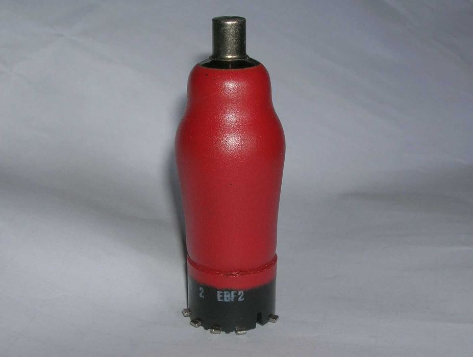 Válvula electrónica  de radio EBF2 nova de stock antigo