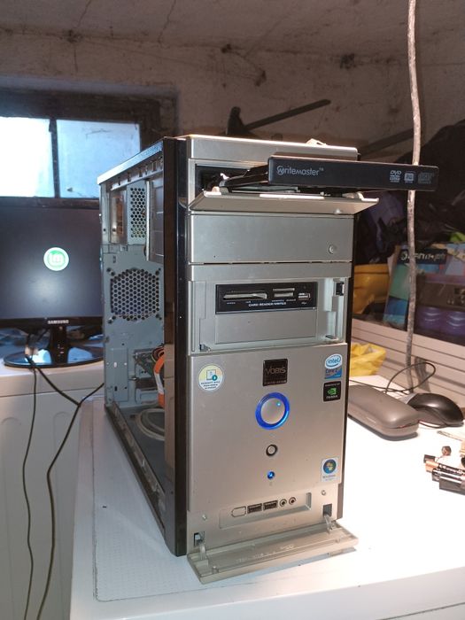 Komputer retro Pentium D 2,4ghz retro, 1,5gb tam, GF 9500gt