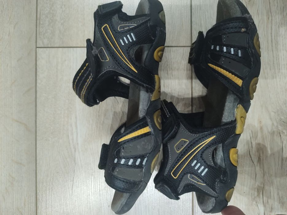 Sandałki chłopięce rozm. 33