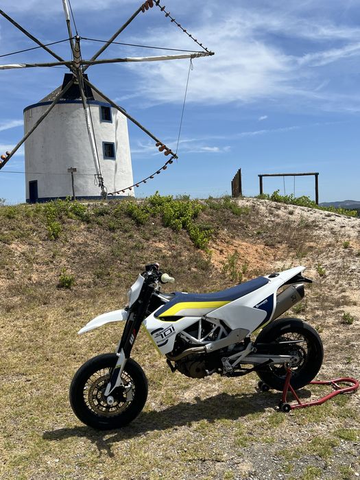 Husqvarna 701 Supermoto