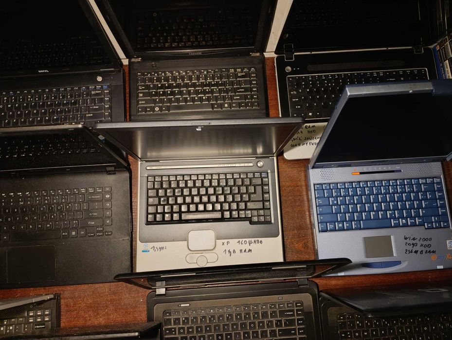 Laptopy Compaq pp2040 Gateway MG1 Emachines E730G Packard Bell MS2273