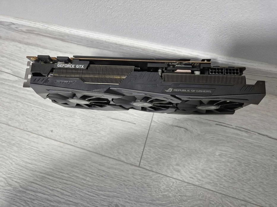 ігрова відеокарта ТОП версія GTX1080Ti 11GB 352bit ASUS ROG STRIX