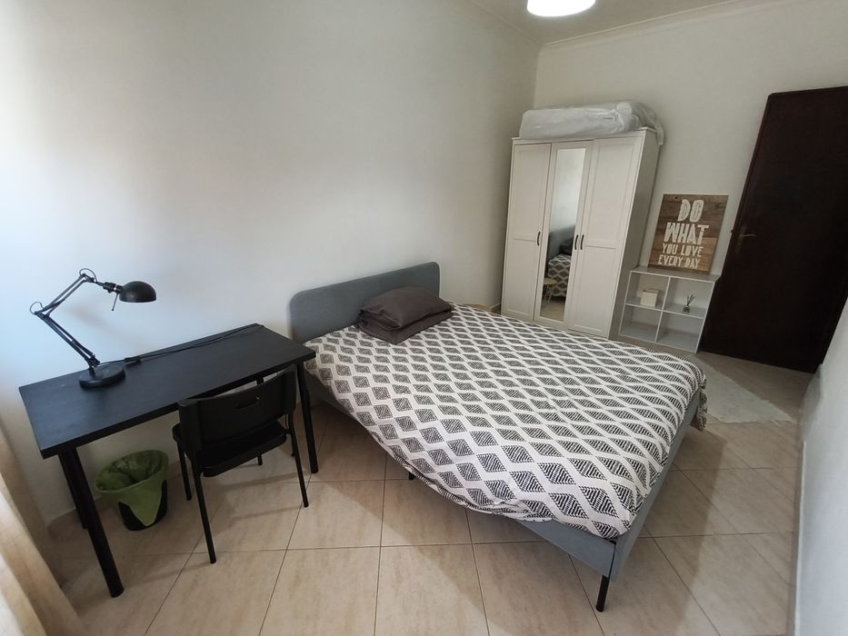 Quarto Duplo 600m Estação Sintra | Zona Calma