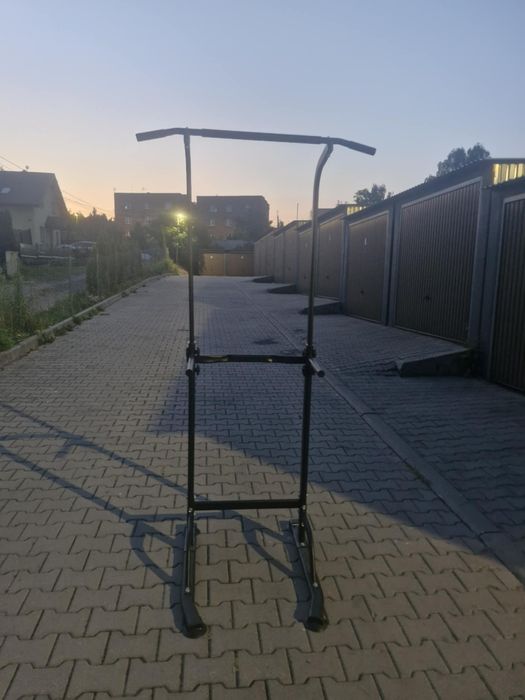 Drążek stacjonarny do podciągania itp