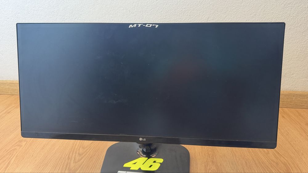 Monitor wide LG 25”