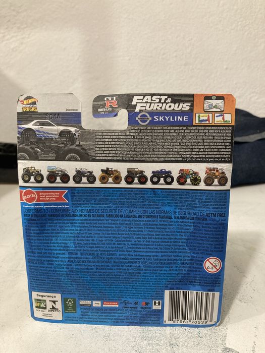 Monster truck skyline