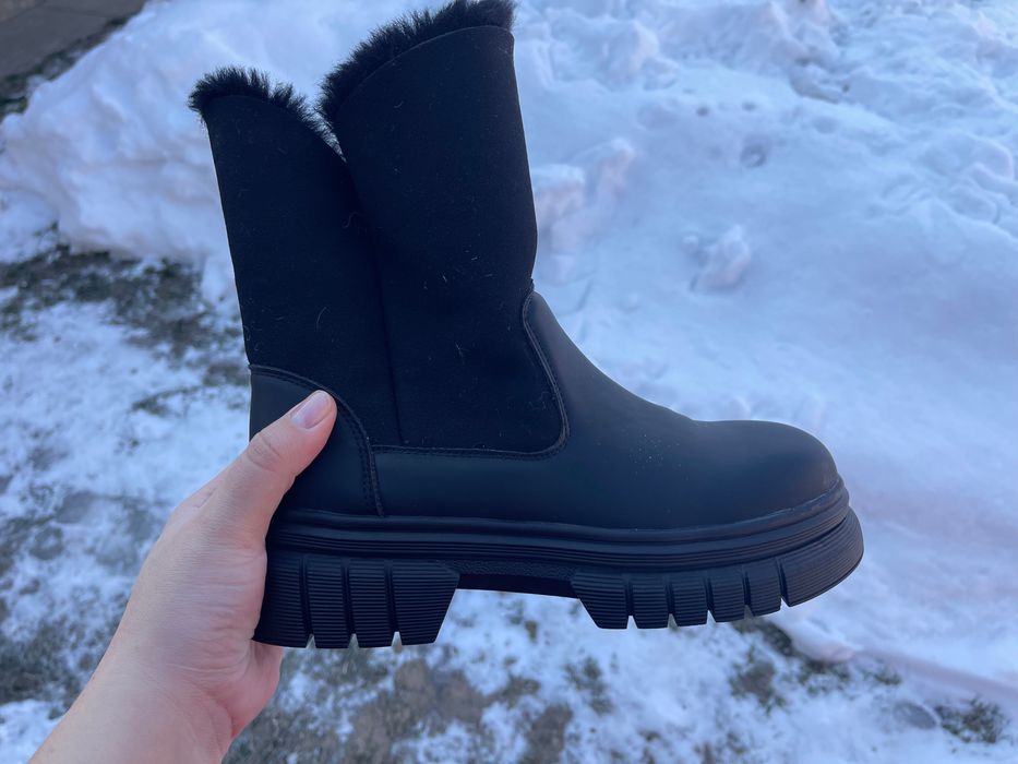 Взуття жіноче зимове