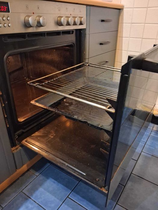 Piekarnik do zabudowy Bosch HEN505G z wysuwanym wózkiem Cargo + płyta