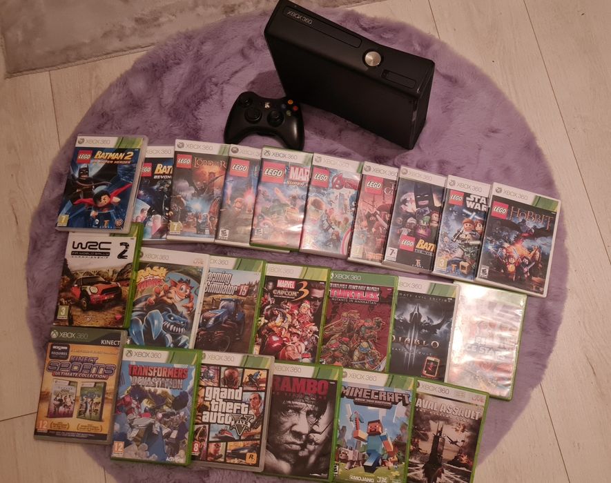 Konsola Xbox 360 Slim + gry 11 części lego i inne ( pad i zasilacz w zestawie  )