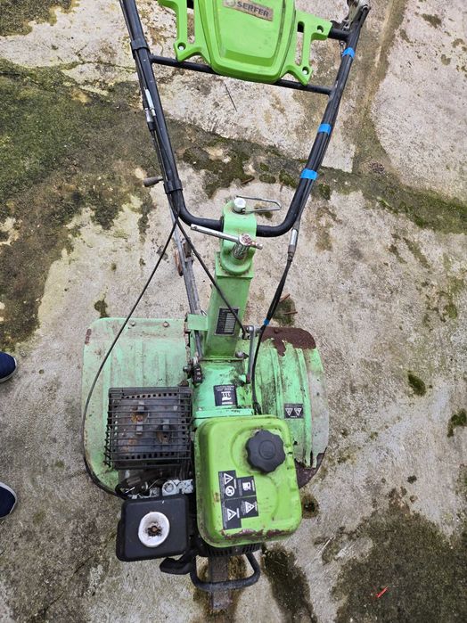 Motocultivadora com pouco uso