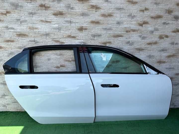 Двері праві BMW M760e (G70)Розборка Запчастини