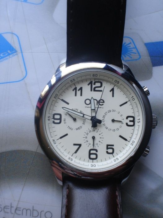 Relógio marca One novo em caixa