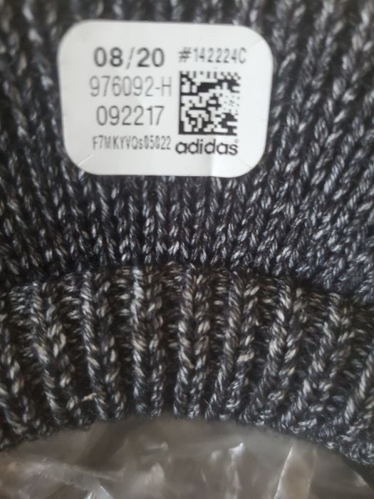 Шапка с козырьком adidas