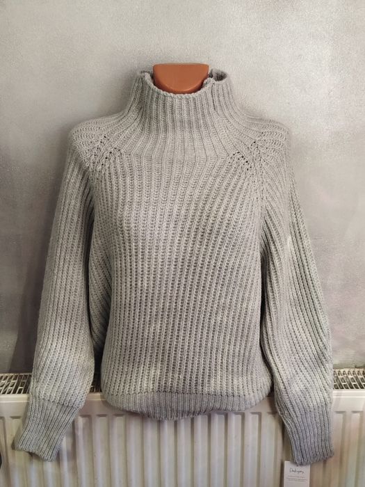 Sweterek cieply polgolfik szary