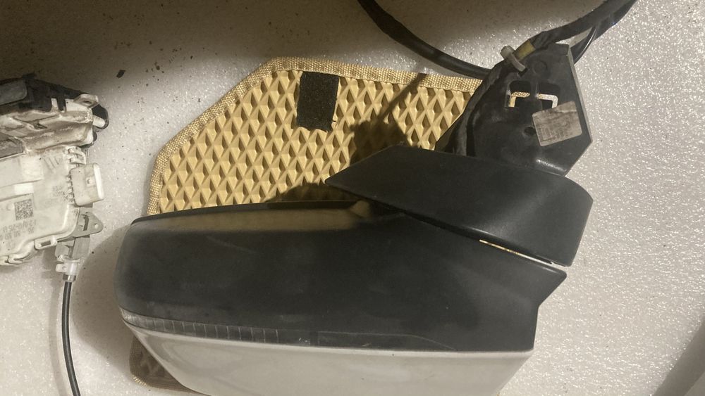 Зеркало ліве, Audi Q7 4m