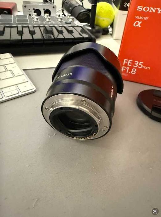 Objetiva Sony FE 35mm f/1.8 (SEL35F18F) c/ Caixa Original
