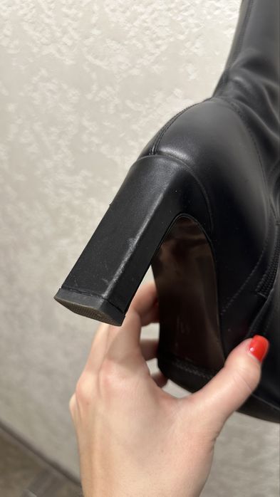 Черевики, чоботи шкіряні жіночі