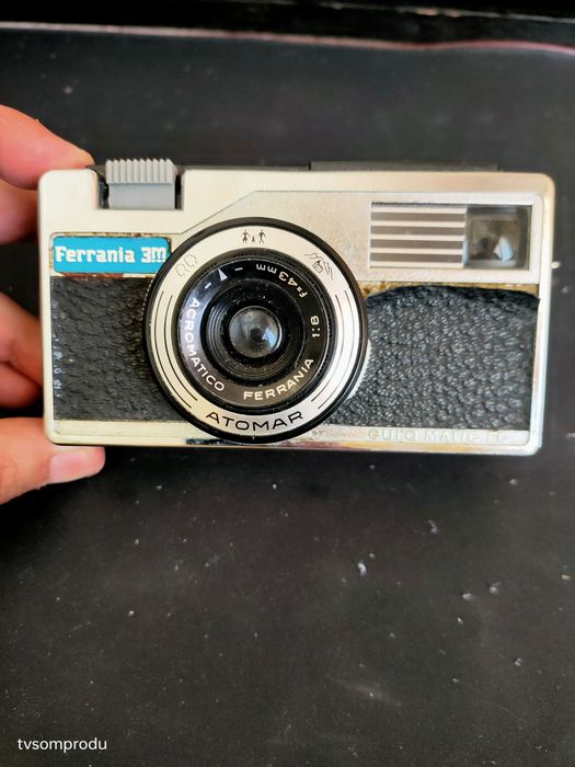 Máquina fotográfica ferrania 3m