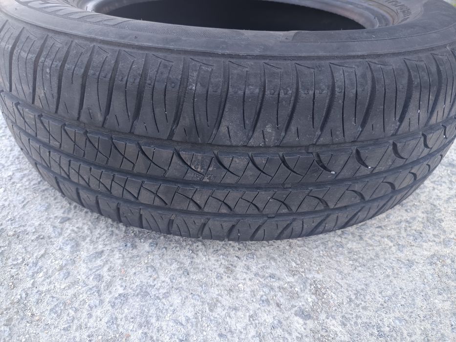 02 Pneus 175/65 R13 por 15€