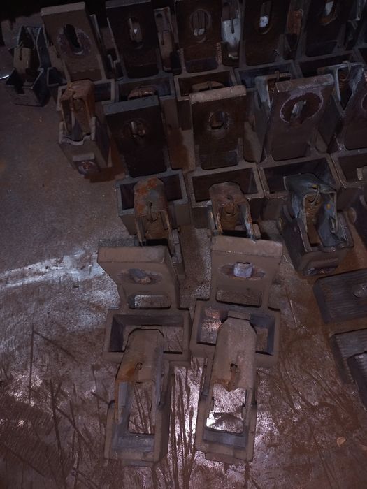 Щеткодержатели для электродвигателей ДЭ816, ДЭ812