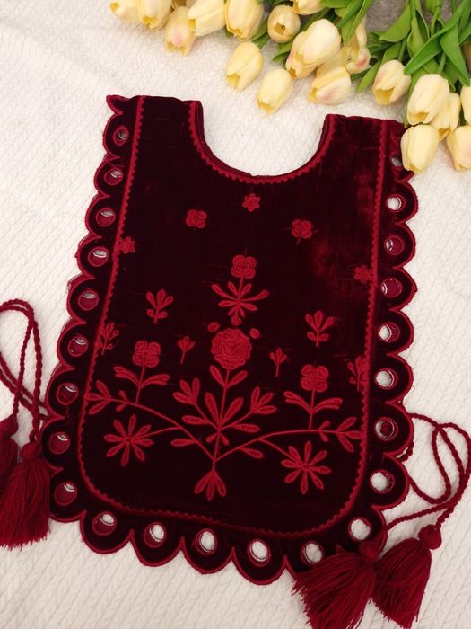 Маніжки жилетки вишита