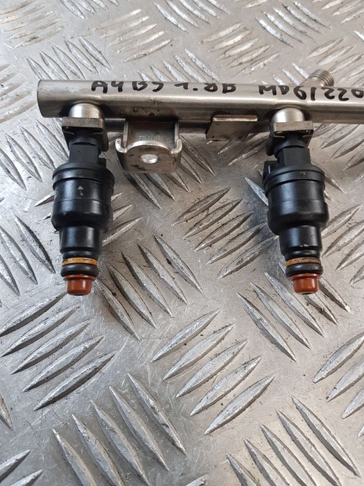 Listwa Wtryskowa 058133681 + Wtryski Audi A4 B5 1.8B 96R-