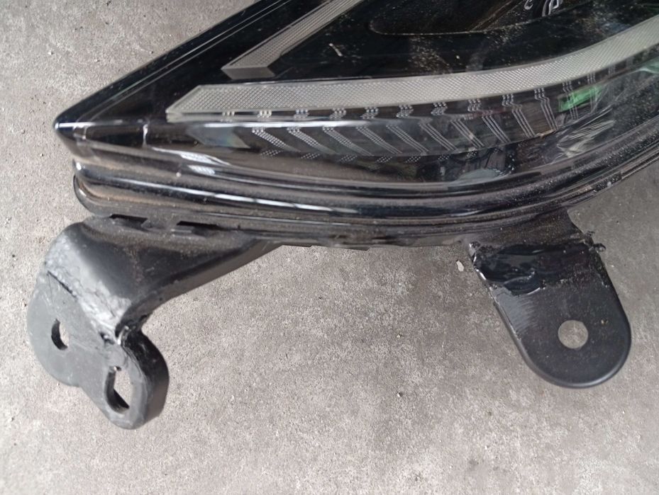 luz diurno drt renault megane E-TECH