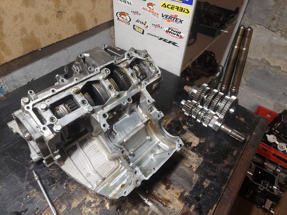Częsci silnik gsxr 1000 k7 k8 wał korbowy tłok tłoki