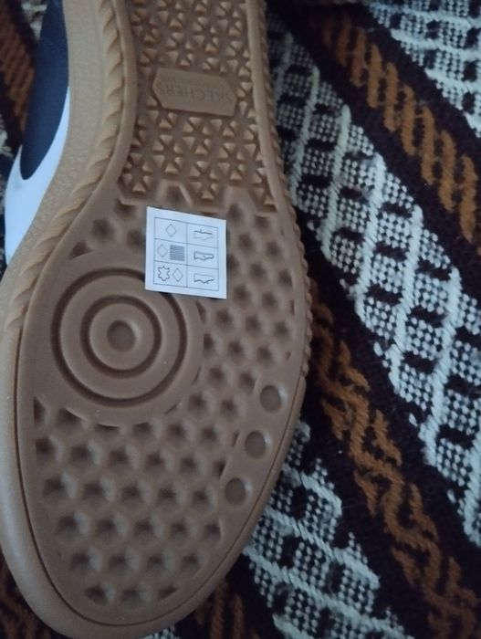 Sprzedam nowe buty Skechers.