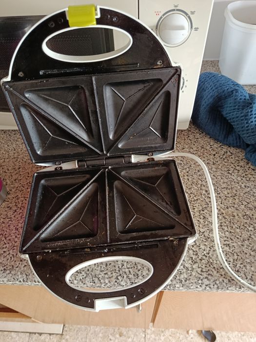 Sanduicheira elétrica