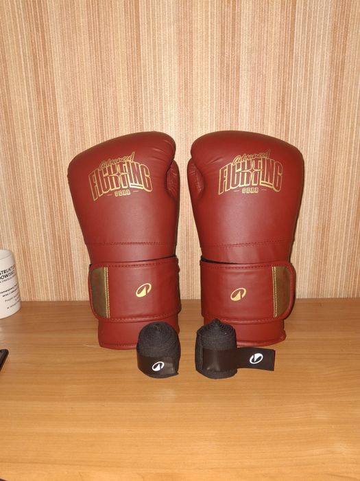 Boxing gloves kickboxing